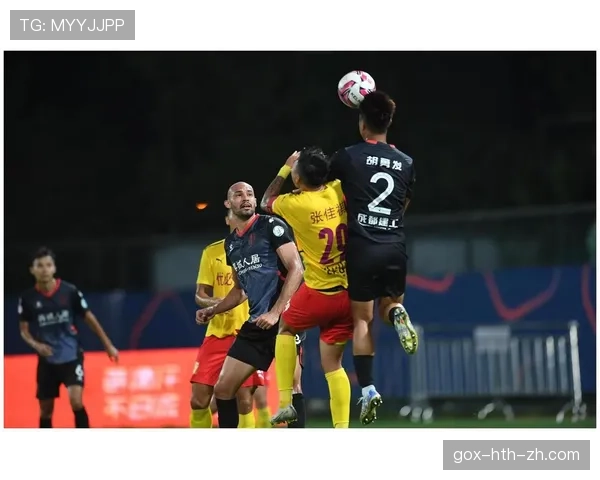 手抛球规则核心：守门员抛球触球与判罚关键